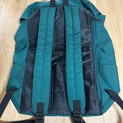 adidasリュックの画像
