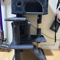 中古 3階建てキャットタワーの画像