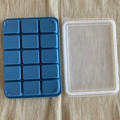 シリコン製氷皿　蓋付きの画像