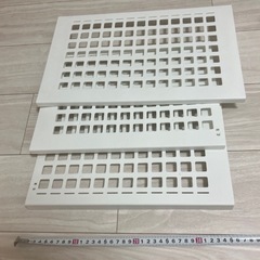 突っ張り棒セット(ダイソー、IRIS OHYAMA｜アイリスオーヤマ  IRIS　木調強力伸縮棒　H－MNPJ－280　ダークブラウン)　＋オマケの画像