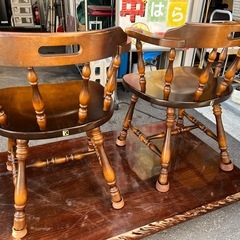 (B) 飛騨産業 キツツキマーク 2脚セット ウィンザーチェア 木製ダイニングチェア ヴィンテージ 無垢 椅子 イス 中古品 ④の画像