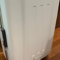 スーツケース（車輪の修理必要）の画像