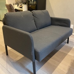 美品　IKEA GLOSTAD ダークグレー　ソファ　コンパクトの画像