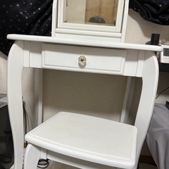 可愛いドレッサー、化粧台の画像