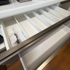 【美品】ニトリ カップボード 『ラピス』ステンゴールド上置き付きの画像