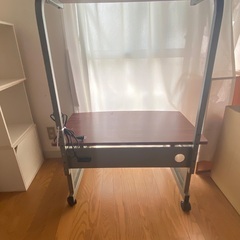 【値下げ0円】コーナン　パソコンデスク（ロータイプブラウン）コンセント付の画像