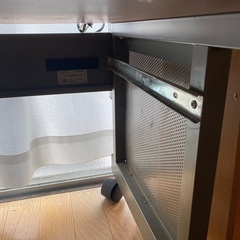 【値下げ0円】コーナン　パソコンデスク（ロータイプブラウン）コンセント付の画像