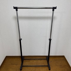 ハンガーラックの画像