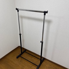 ハンガーラックの画像