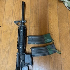 東京マルイm4 mws 弾倉2本　箱説明書附属品なし　動作確認済み　バレル首周りガタツキあり　キヅアリ中古品　エアガンガスガンの画像