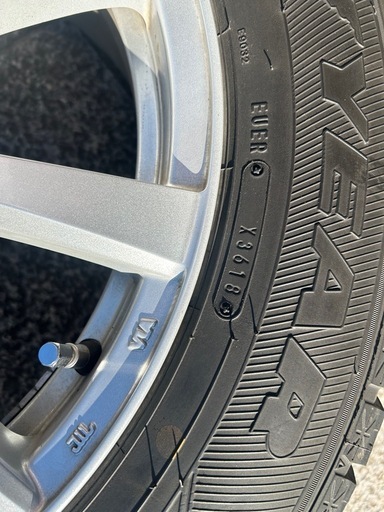 グッドイヤー　スタッドレスタイヤホイール付き　アイスナビ