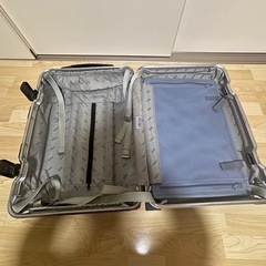 リモワ　二輪キャリーケースの画像