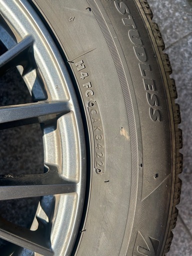 スタッドレスタイヤ　225/60/17ブリザックVRX2 17インチ