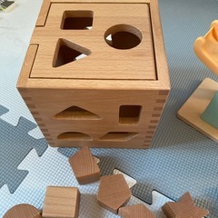 赤ちゃん　おもちゃ　木のおもちゃ　カタカタスロープ　形ハメブロック　　の画像