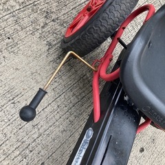 子供用ペダルカーの画像