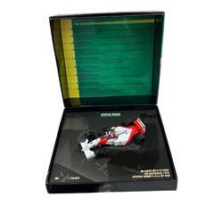 186001 PMA ミニチャンプス 1/18 マクラーレン MP4/8 フォード 1993 アイルトン・セナ [0000000001225]の画像