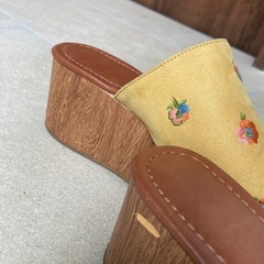 厚底　GU イエローサンダルの画像