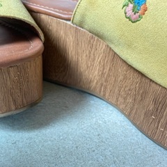 厚底　GU イエローサンダルの画像