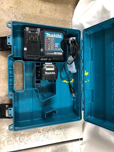 【ジャングルジャングルサカイ石津店】マキタ makita 充電式インパクトドライバ TD111D 10.8V(スライド) 135N･m ケース付き 充電器付き DC10SA 堺市 西区 堺区 石津