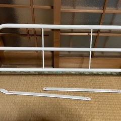 ベットの柵　白の画像