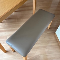 木製ダイニングテーブルと椅子・ベンチセットの画像