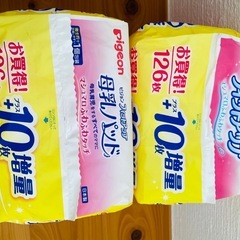 母乳パッド、哺乳瓶、哺乳瓶洗いブラシスポンジ4点セットの画像