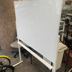 リサイクルショップどりーむ荒田店　No4836 ホワイトボード　事務所　キャスター無しのタイプです(´;ω;｀)　掲示板　横１２０cm　縦１７６ｃｍ　レアですよ♪の画像