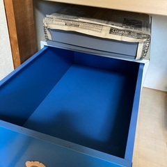 スチール製の収納ボックスの画像