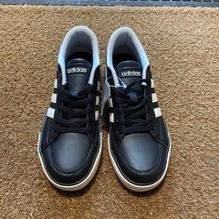 adidas アディダス　スニーカー　メンズの画像