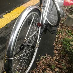 リサイクルショップどりーむ鹿大前店　No.450　自転車　シルバー　27インチ　ダイナモタイプライト付き　鍵なしの画像