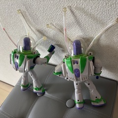 バズ・ライトイヤー　ディズニー　光る　回る
の画像