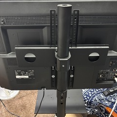 SHARP32型液晶テレビとスタンドの画像