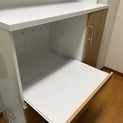 美品！キッチン食器棚の画像
