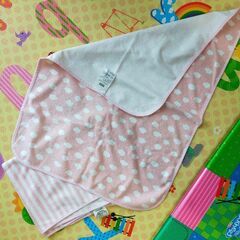 ニトリ　授乳枕　防水シートおまけの画像