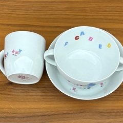 ファミリアの子供用食器５点セット　中古品の画像