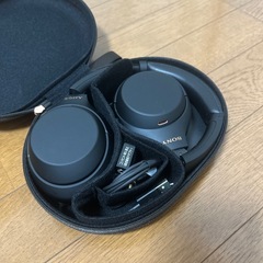 数回程度の使用　美品　ソニーソニー ワイヤレスノイズキャンセリングヘッドホン WH-1000XM4 : LDAC/Amazon Alexa搭載/Bluetooth/ハイレゾ 最大30時間連続再生 密閉型/WH-1000XM4の画像
