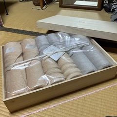 今治謹製　ご褒美タオル桐箱入り。の画像