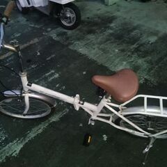 折りたたみ自転車の画像