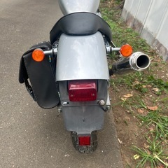 【動画あり】マグナ50 カスタムマフラーサイドカバー ホンダの画像