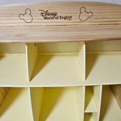 棚のみDisney World of English絵本ラックの画像