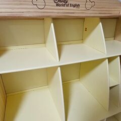 棚のみDisney World of English絵本ラックの画像