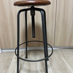 クラッシュゲート　スツール　椅子　　チェアの画像