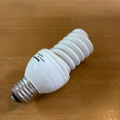 オレンジの電球、中古　ちゃんと点灯しますの画像