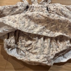 【80~90サイズぐらい】monbebe 花柄　サスペンダーブルマスカート　スカートブルマの画像