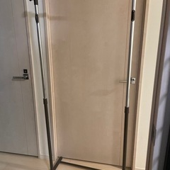 バンガーラック　伸縮　割れありの画像