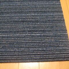 日本製タイルカーペット厚み6.5㎜・1枚２１０円・在庫３３枚（１５４２）未使用品の画像
