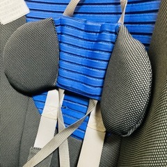 中古　チャイルドシート青　回転式の画像