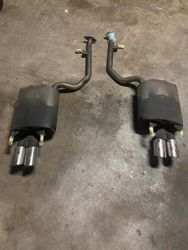 クラウンハイブリッド　　マフラー　　220系