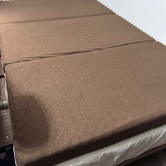 【LOWYA】三つ折りセミダブルマットの画像