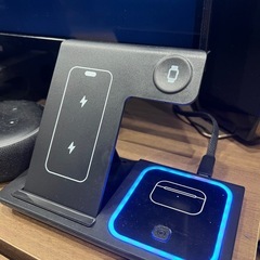 3in1 ワイヤレス充電器 おりたたみ 3台同時 iphone airpods applewatch 急速充電 Magsafe対応 の画像